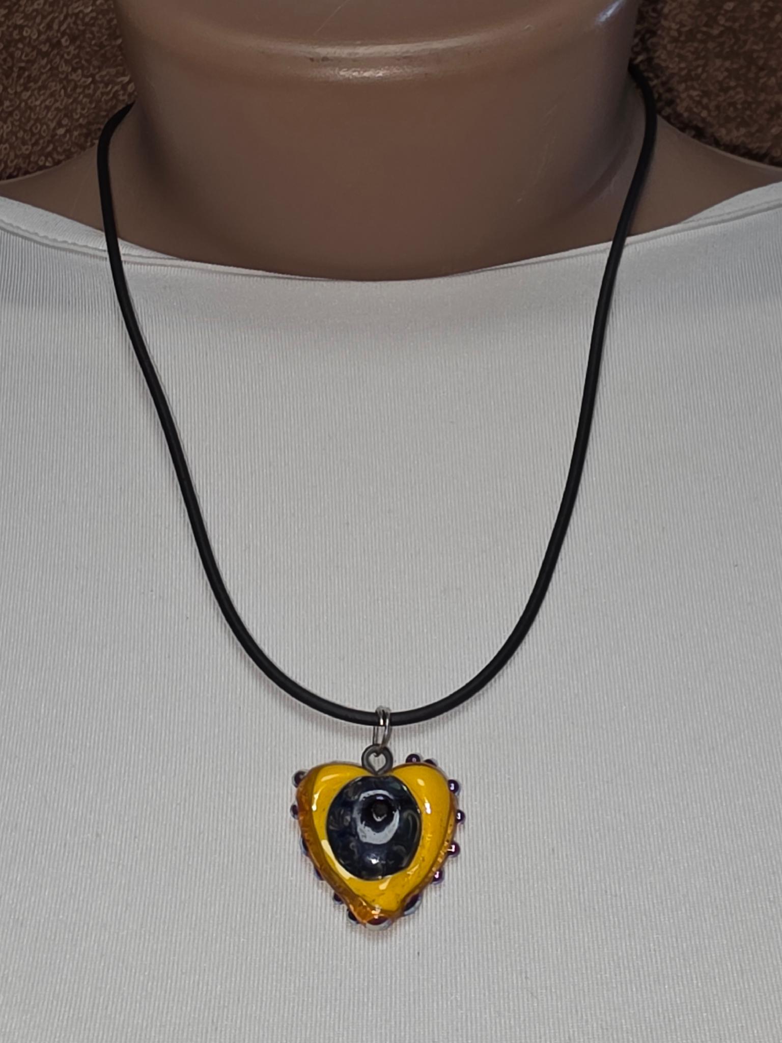 Скляний підвіс ISTA Lampwork на каучуковому шнурі 44-48см, R17 Серце