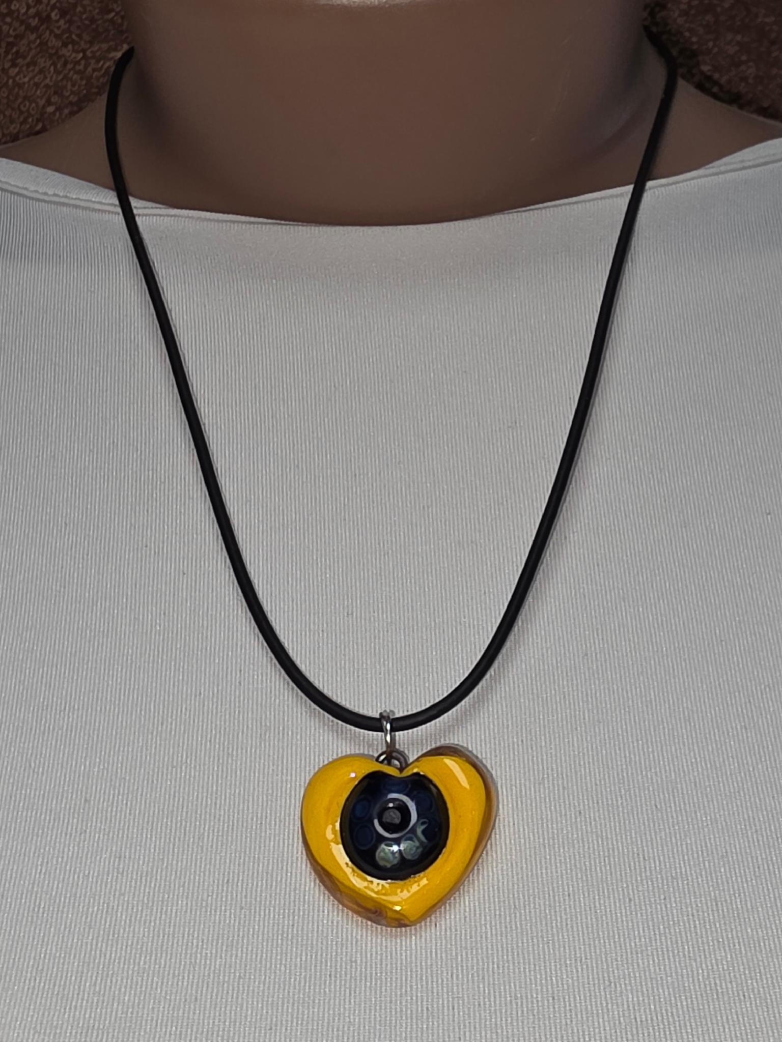Скляний підвіс ISTA Lampwork на каучуковому шнурі 44-48см, R10 Серце