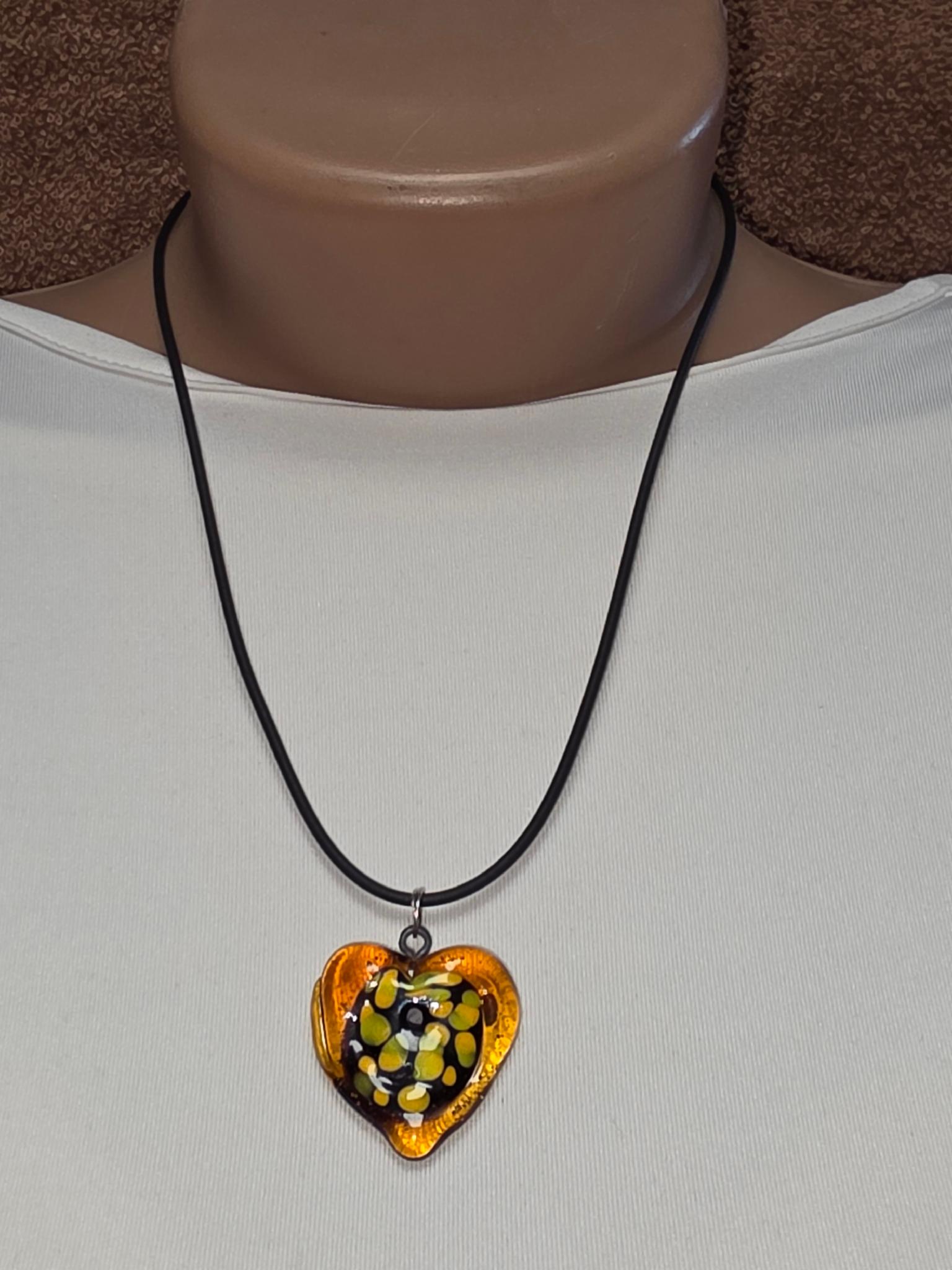 Скляний підвіс ISTA Lampwork на каучуковому шнурі 44-48см, R18 Серце