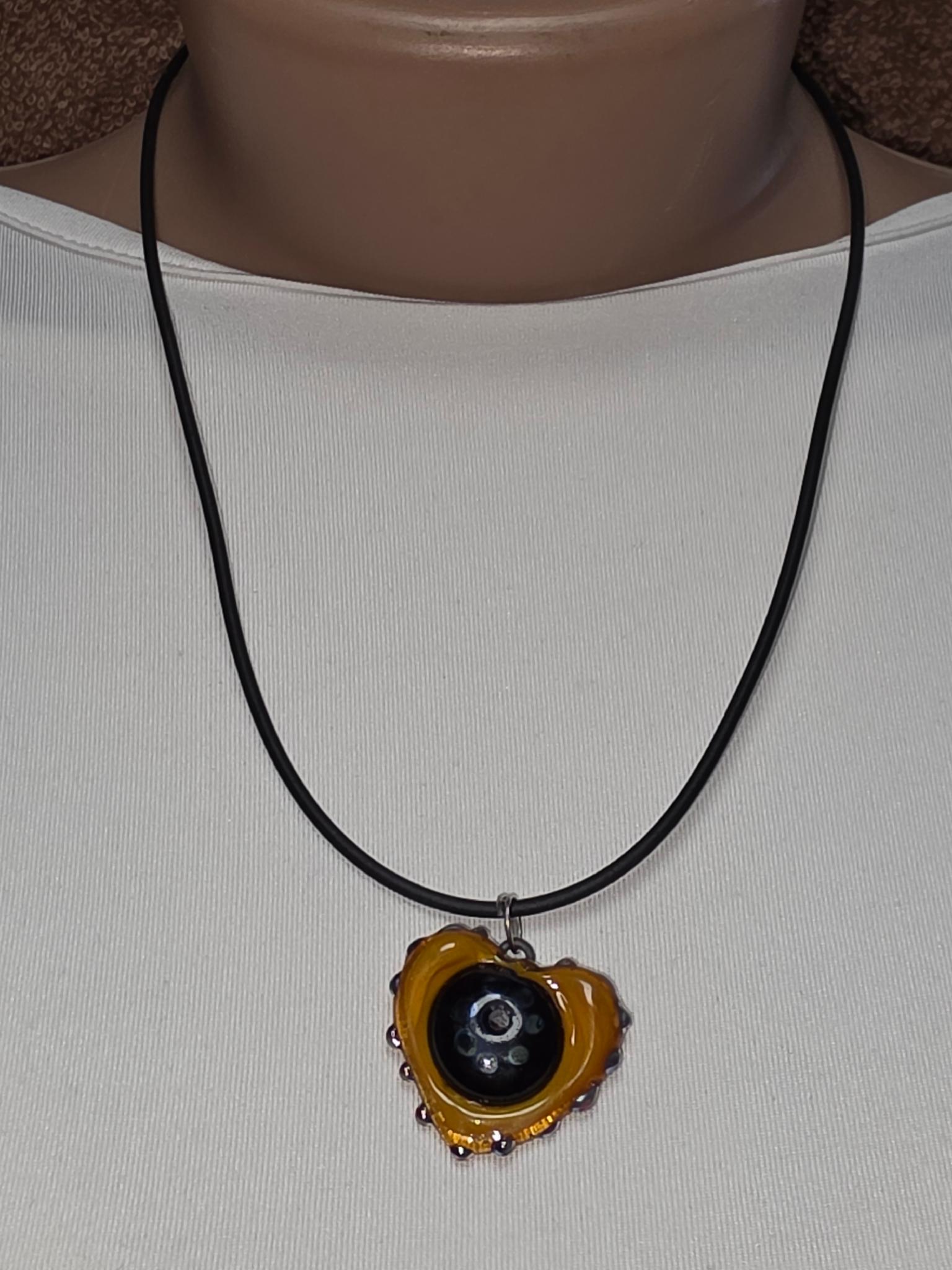 Скляний підвіс ISTA Lampwork на каучуковому шнурі 44-48см, R8 Серце